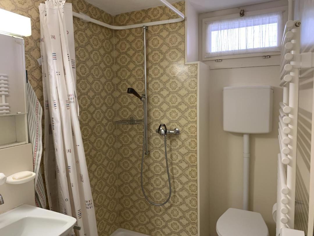 Apartamento Revier Grosi'S Art Netstal Exterior foto